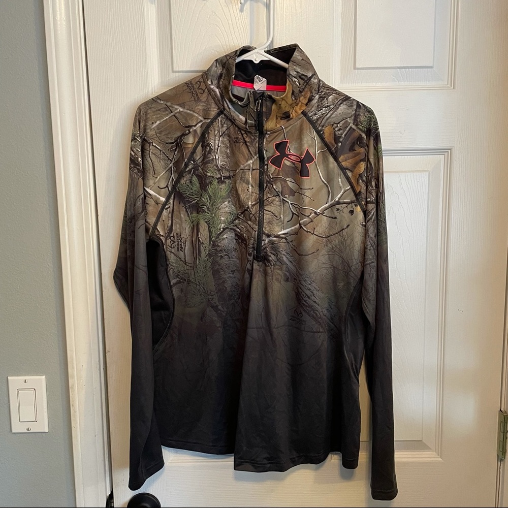 UNDER ARMOUR, like new, Heat Gear Camo Pullover Size 2X